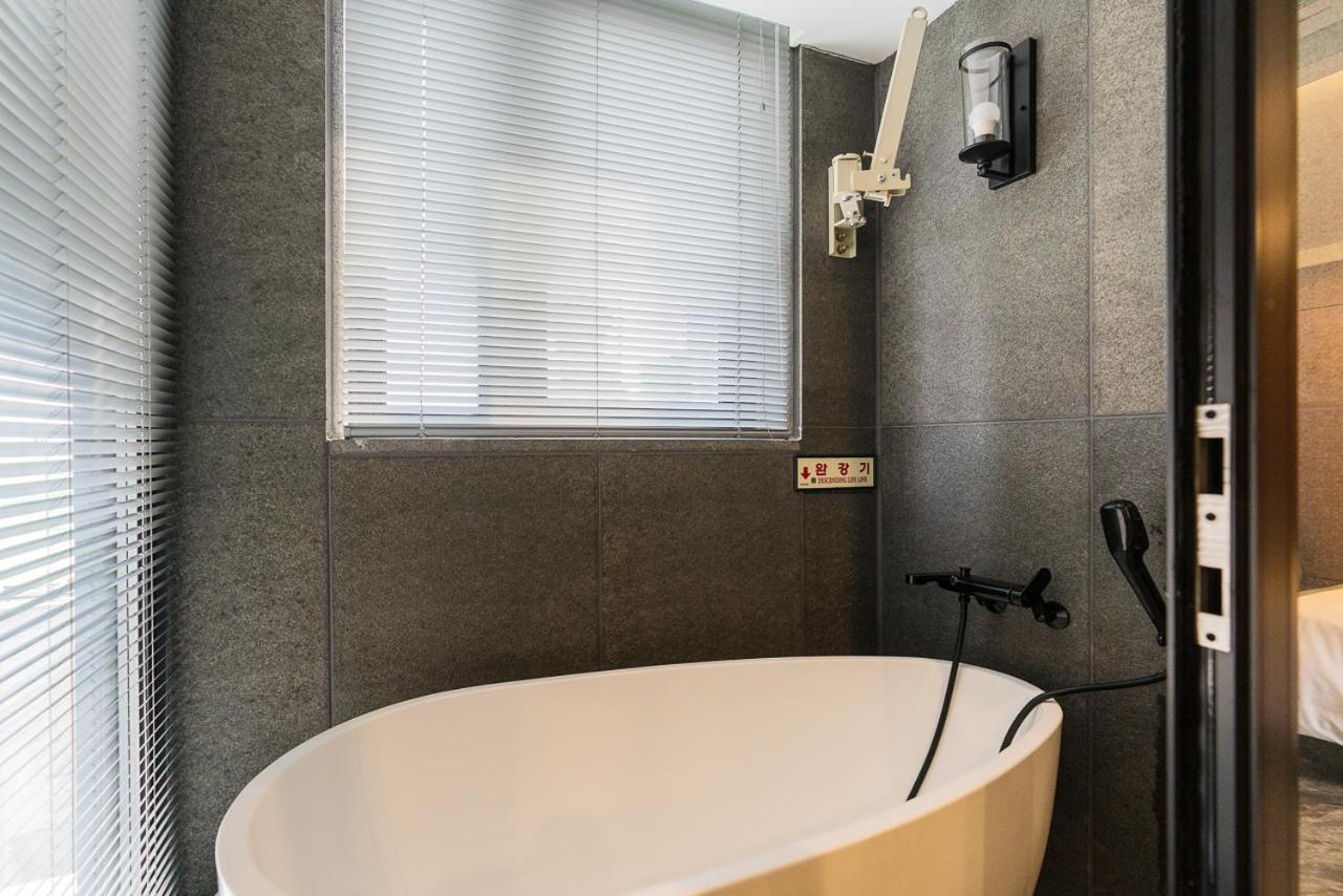 Hotel The May Jongno Seoul Bagian luar foto